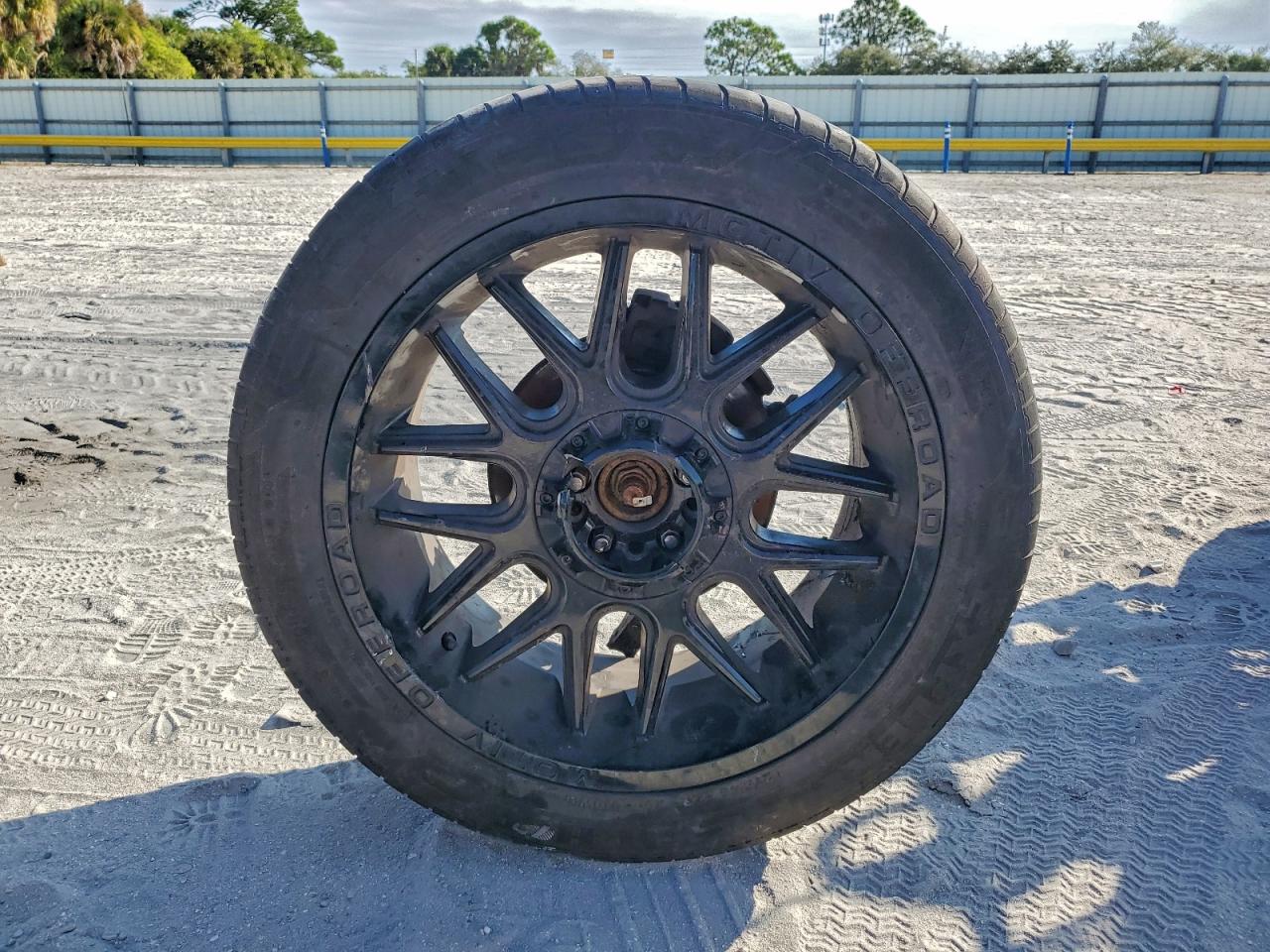 2004 Ford Explorer Xlt VIN: 1FMZU63K94UB32129 Lot: 94245475