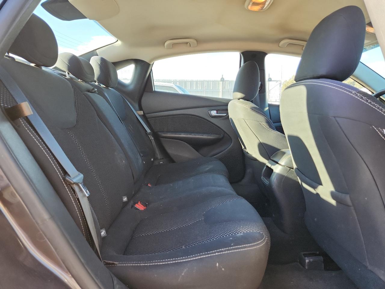 2016 Dodge Dart Sxt VIN: 1C3CDFBB3GD613451 Lot: 92858205