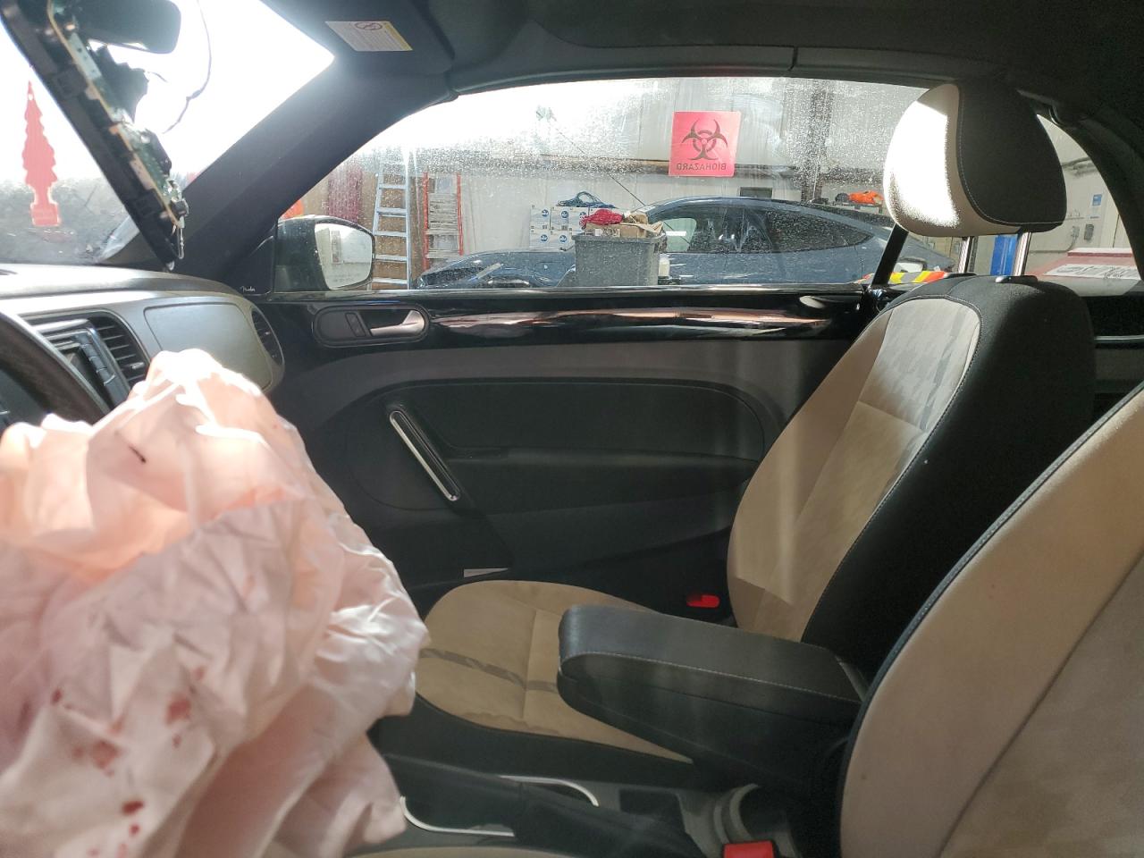 2018 Volkswagen Beetle S VIN: 3VW5DAAT9JM517589 Lot: 93763785