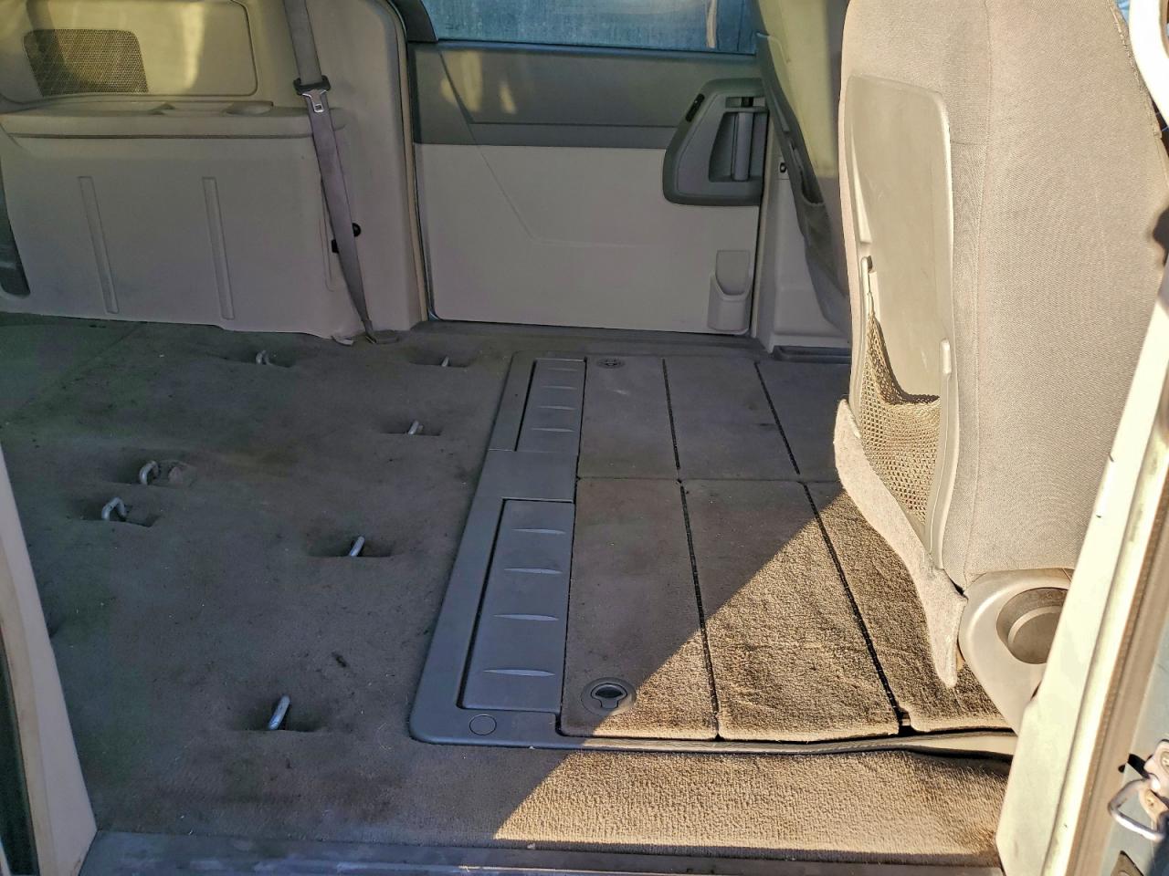 2010 Chrysler Town & Country Touring VIN: 2A4RR5D19AR494955 Lot: 94404785