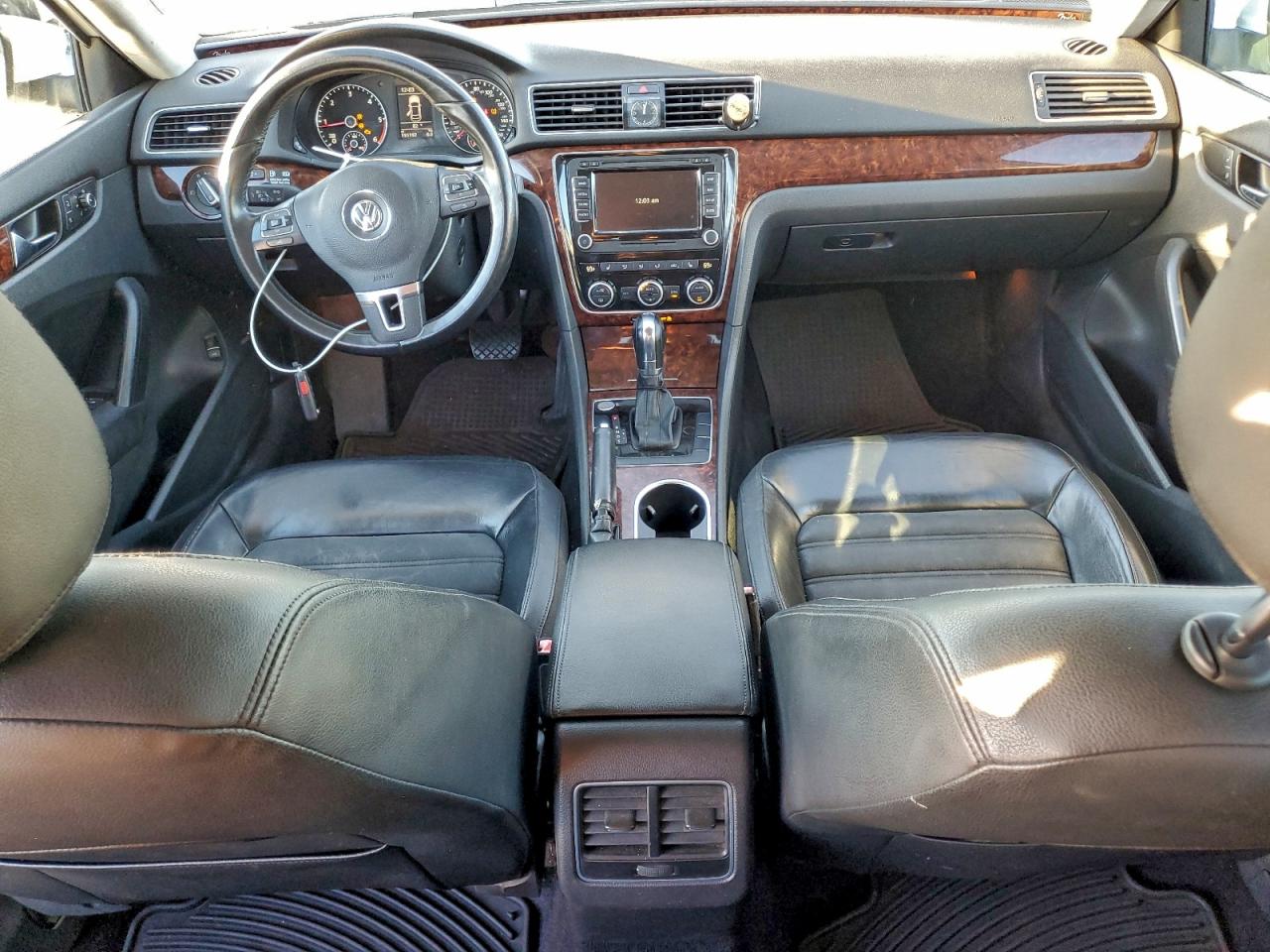 2013 Volkswagen Passat Sel VIN: 1VWCN7A35DC021170 Lot: 93982855