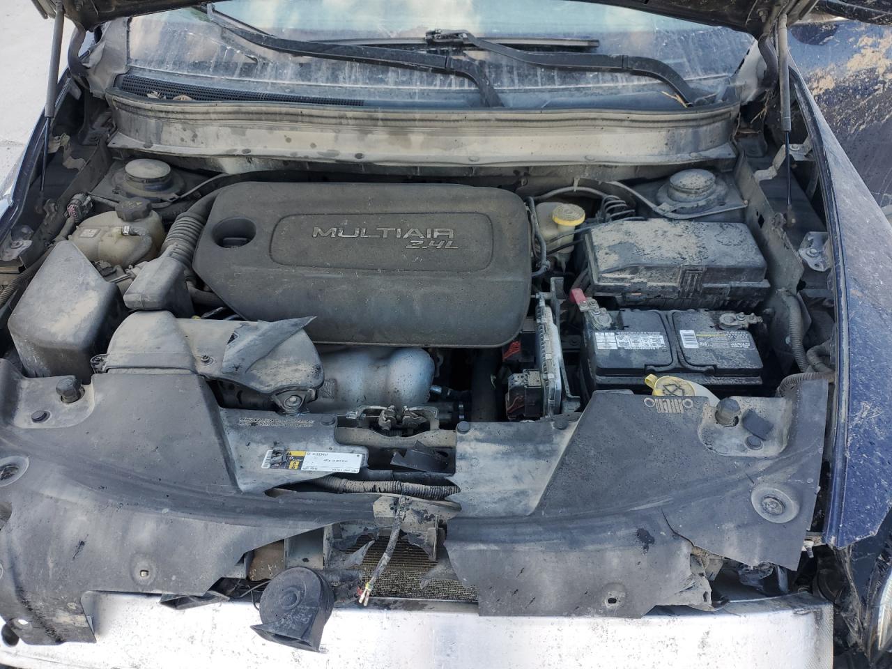 2015 Jeep Cherokee Latitude VIN: 1C4PJMCB9FW734299 Lot: 90469265