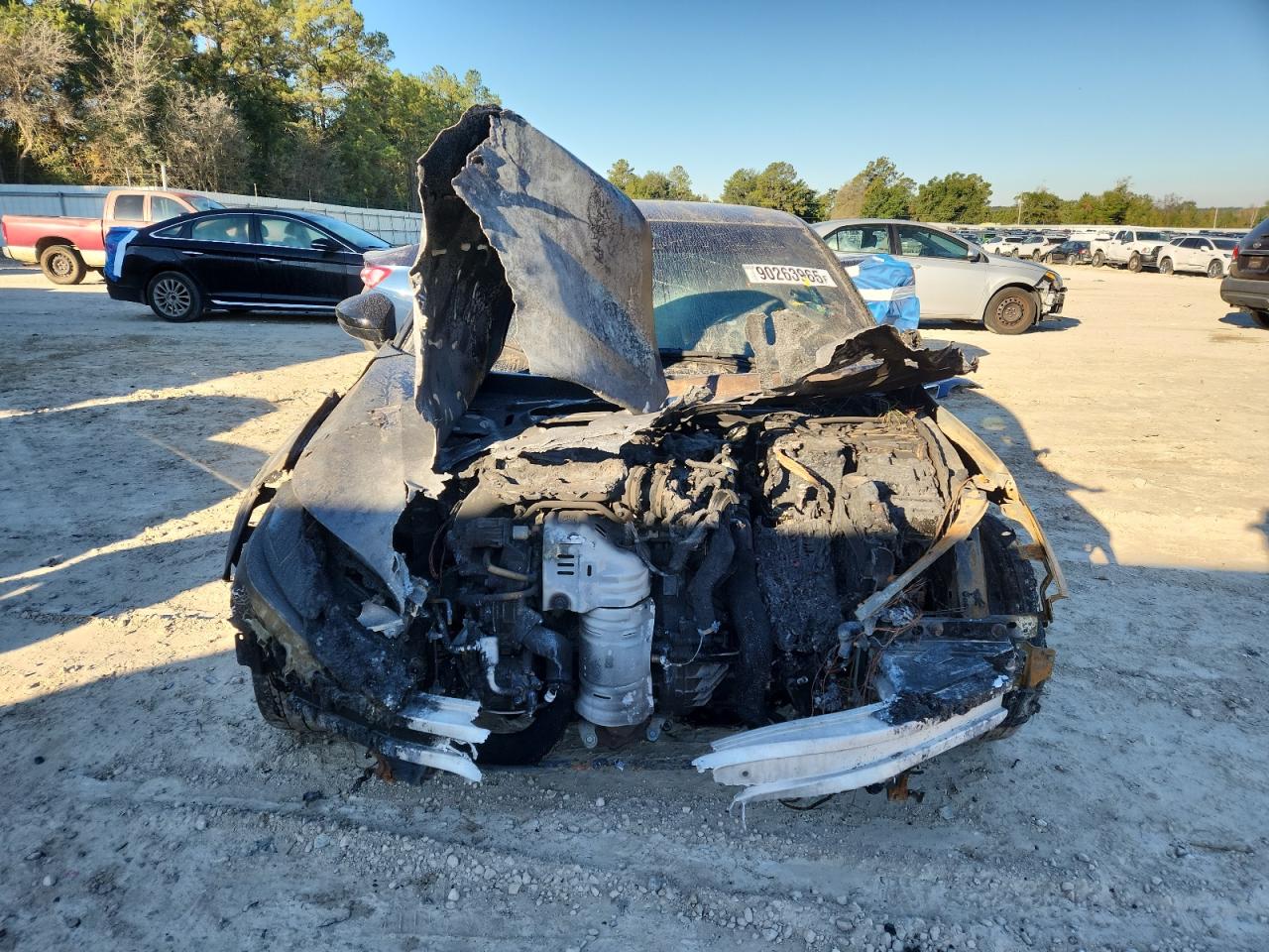 Фото: 19UDE5G96SA000412