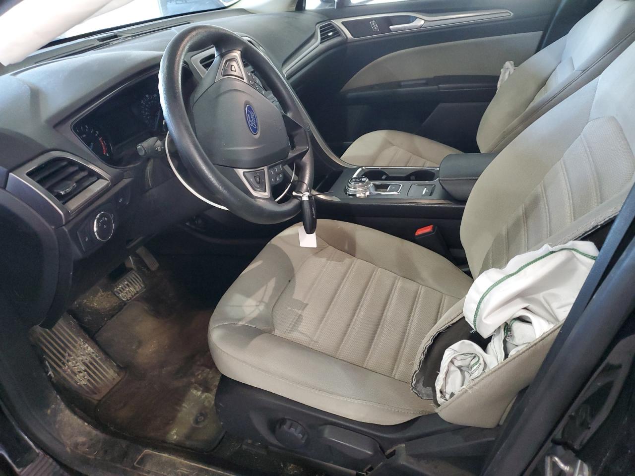 2020 Ford Fusion S VIN: 3FA6P0G75LR124087 Lot: 92795755