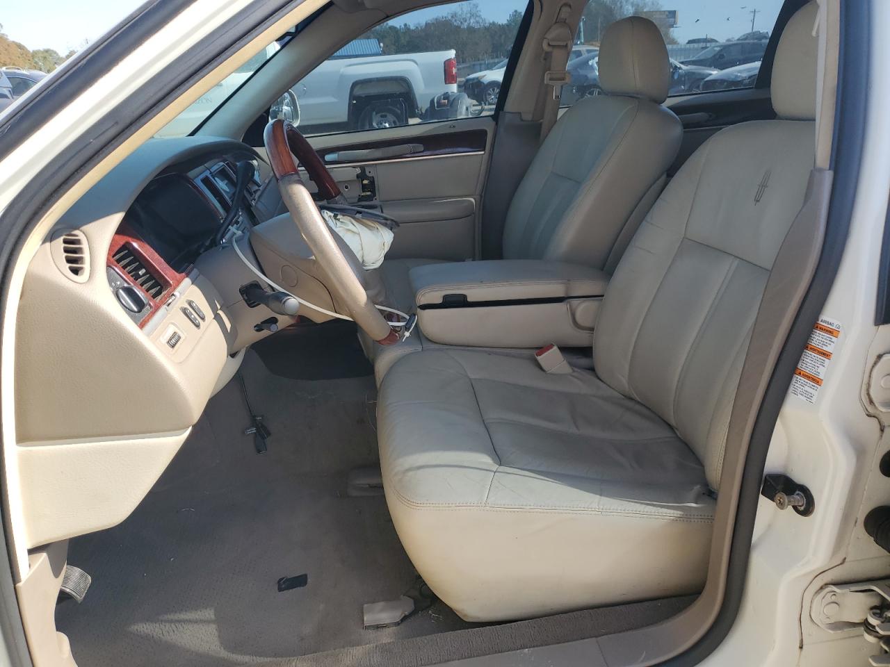 2004 Lincoln Town Car Ultimate VIN: 1LNHM83W84Y640336 Lot: 93532555