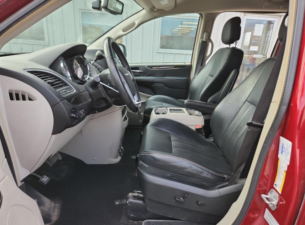 2015 Chrysler Town & Country Touring L VIN: 2C4RC1CG6FR554588 Lot: 92954905