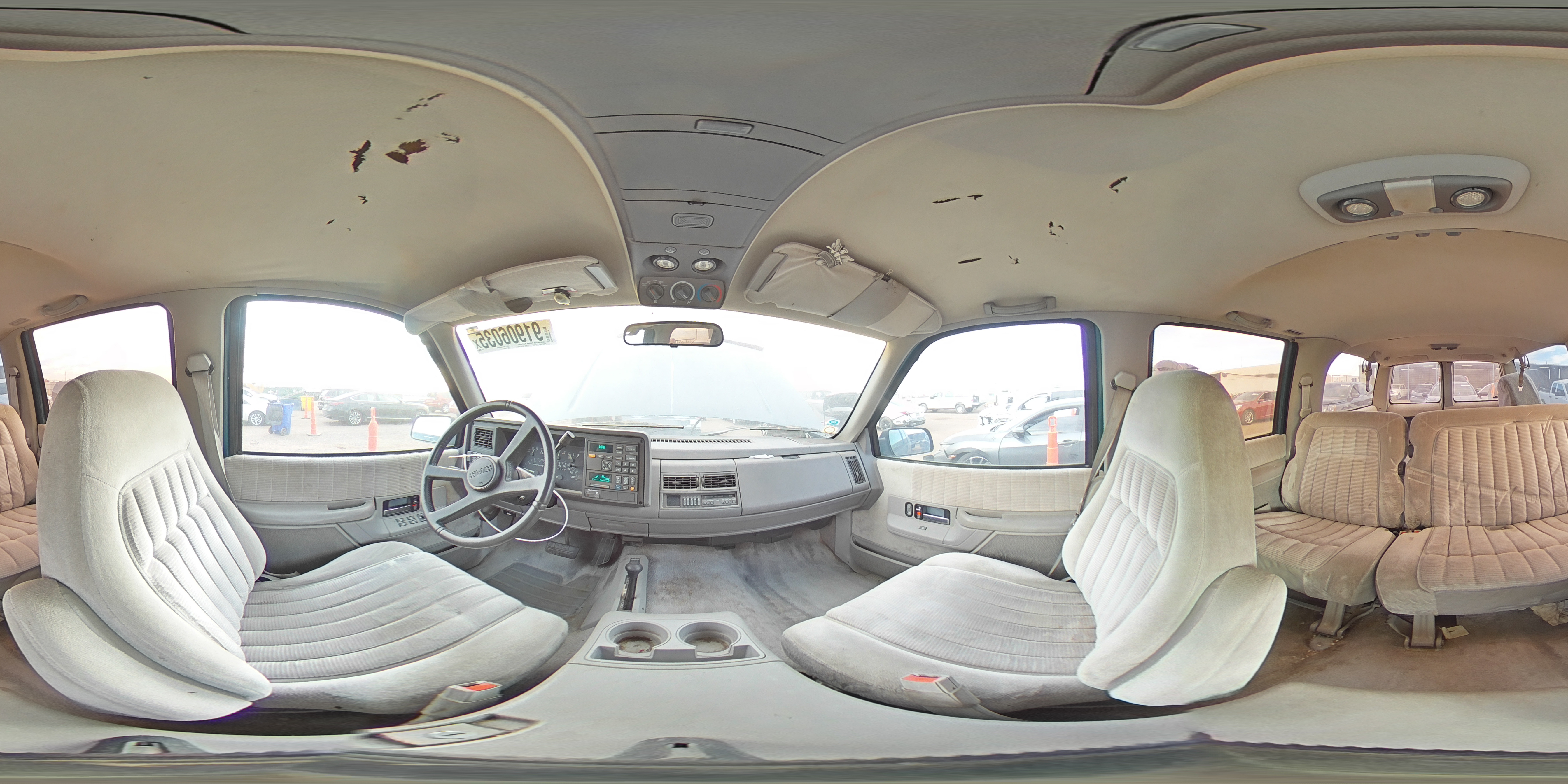 1993 GMC Suburban K1500 VIN: 1GKFK16K3PJ729508 Lot: 91906035