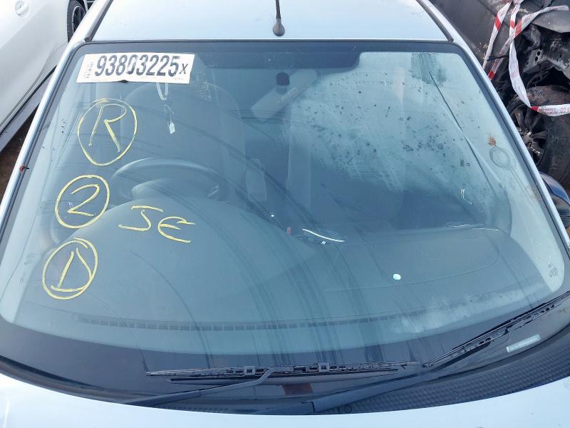 2004 FORD FOCUS 2.0 GHIA 5DR AUTO