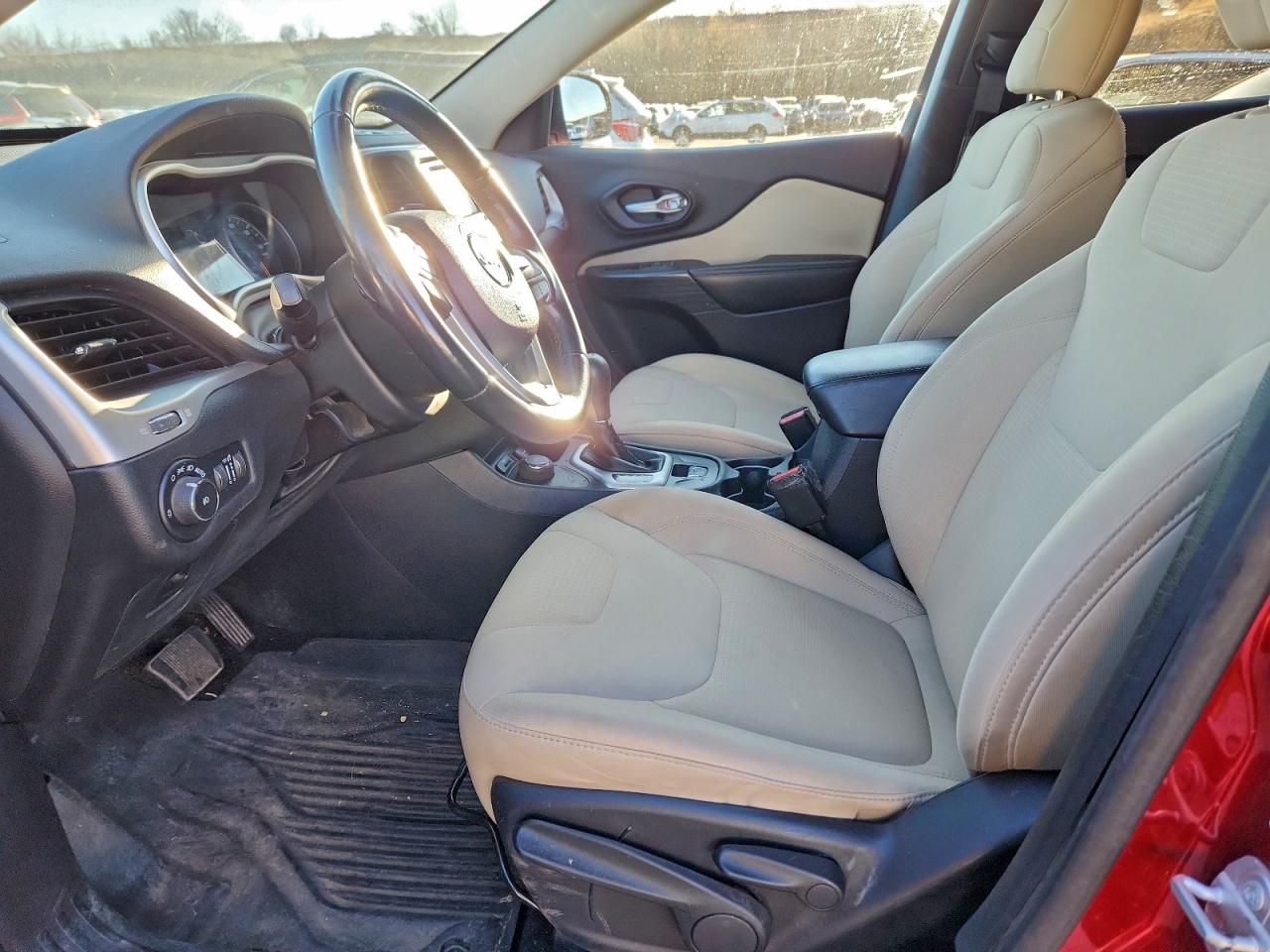 2016 Jeep Cherokee Latitude VIN: 1C4PJMCS8GW278782 Lot: 94311375