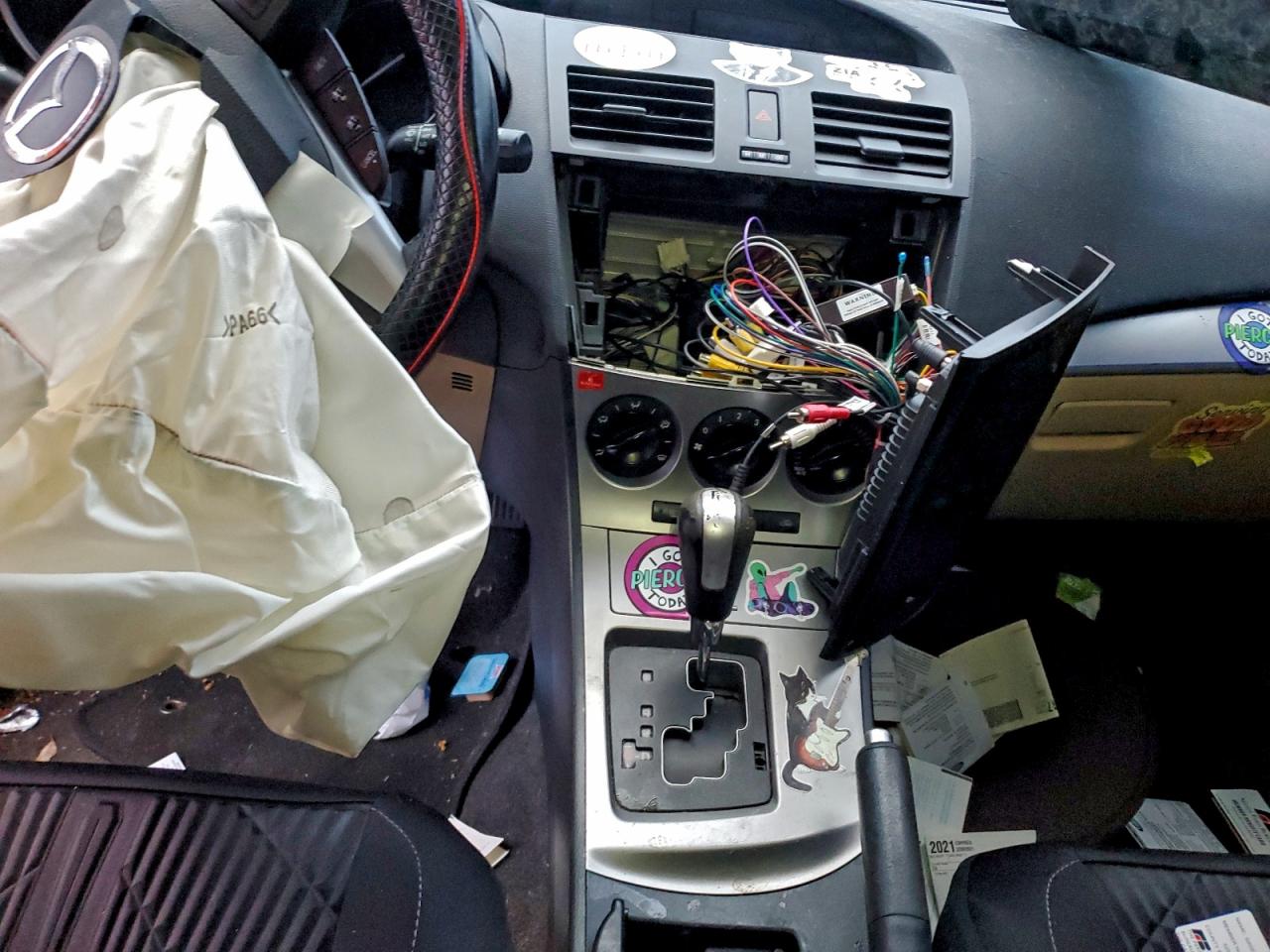 2010 Mazda 3 S VIN: JM1BL1H55A1198527 Lot: 94400395