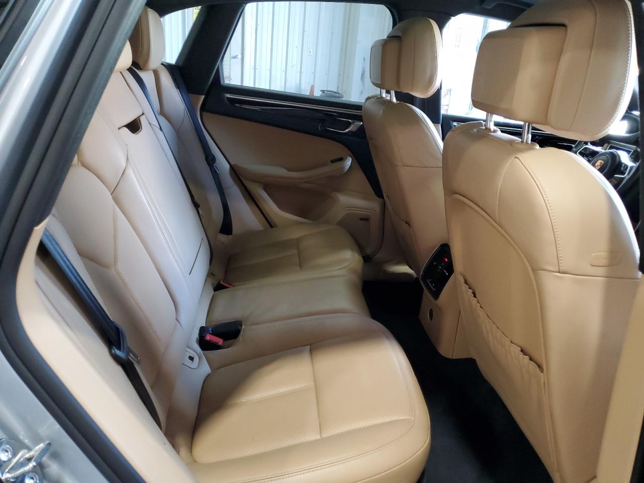 2017 Porsche Macan VIN: WP1AA2A52HLB05526 Lot: 92675155