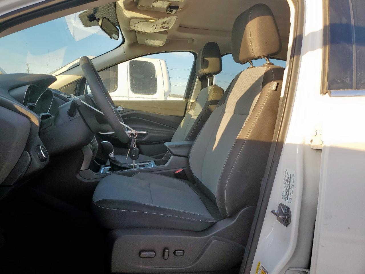 2017 Ford Escape Se VIN: 1FMCU9G90HUB04577 Lot: 92796725