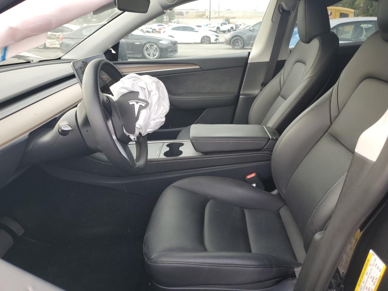 2024 Tesla Model Y VIN: 7SAYGDED0RF186481 Lot: 85571215