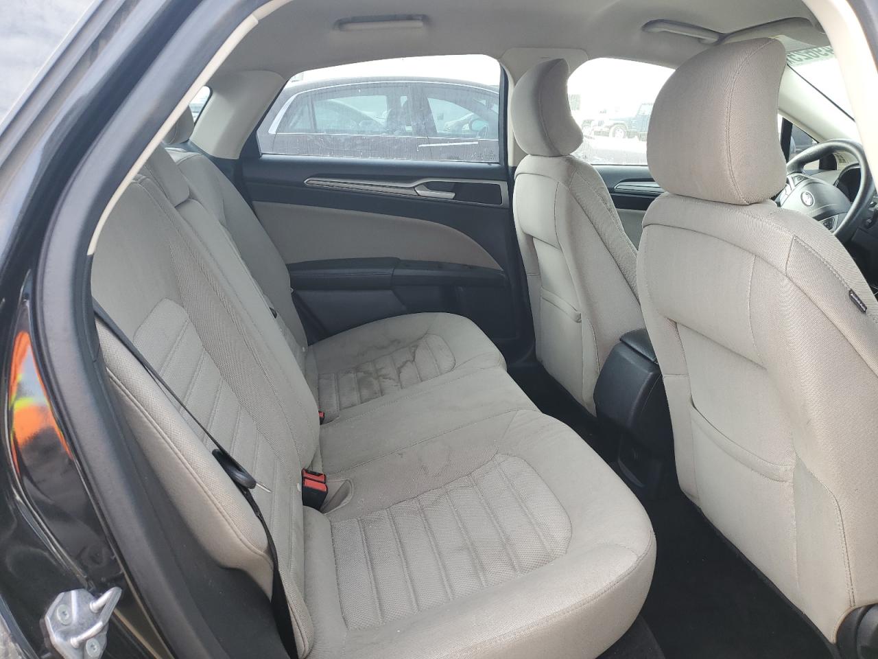 2019 Ford Fusion S VIN: 3FA6P0G75KR279981 Lot: 92649625