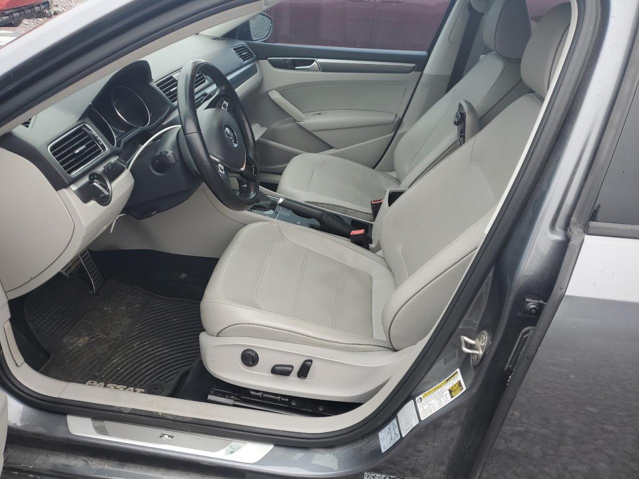 2018 Volkswagen Passat S VIN: 1VWAA7A33JC009517 Lot: 93477585