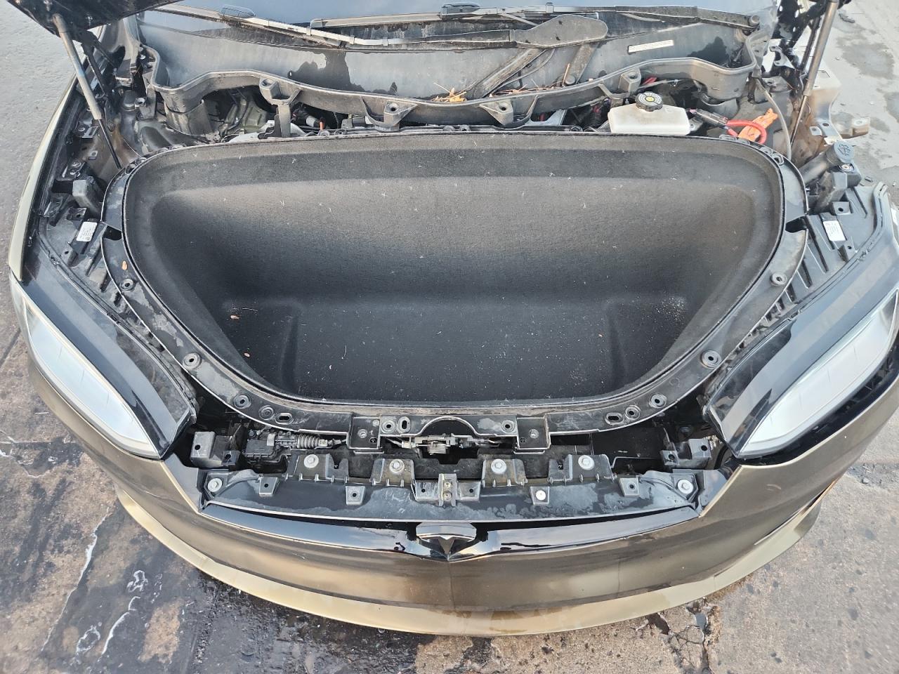 2022 Tesla Model X VIN: 7SAXCBE6XNF345594 Lot: 90920415