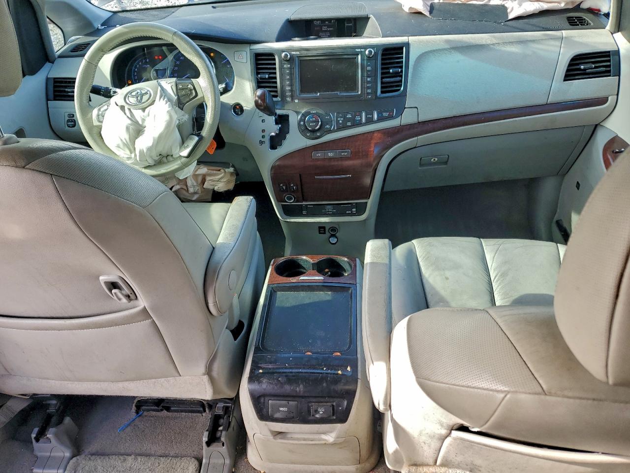 2011 Toyota Sienna Xle VIN: 5TDYK3DC9BS109527 Lot: 94238095