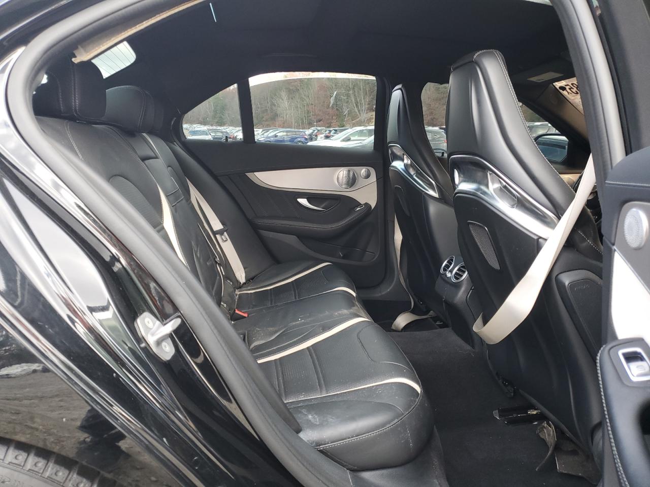 Фото: W1KWF8HB1MR620215