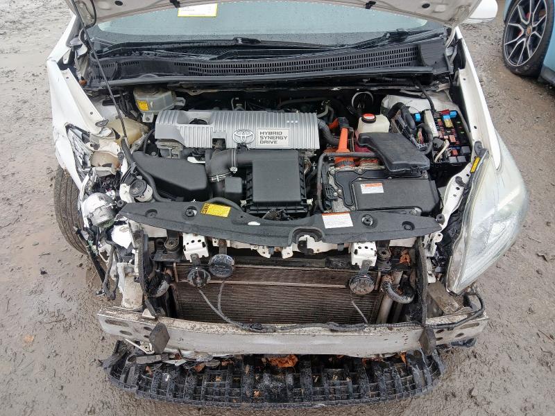 2015 TOYOTA PRIUS HYBRID 