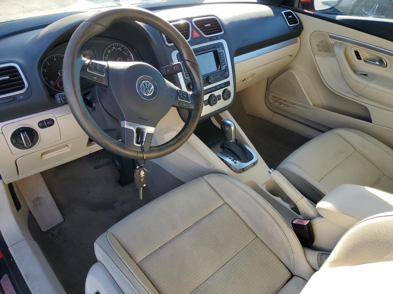 2015 Volkswagen Eos Komfort VIN: WVWBW8AH9FV002562 Lot: 92413715