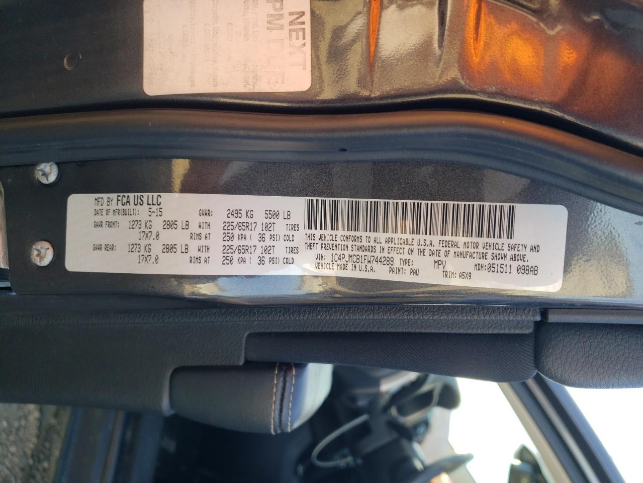 2015 Jeep Cherokee Latitude VIN: 1C4PJMCB1FW744289 Lot: 92256815