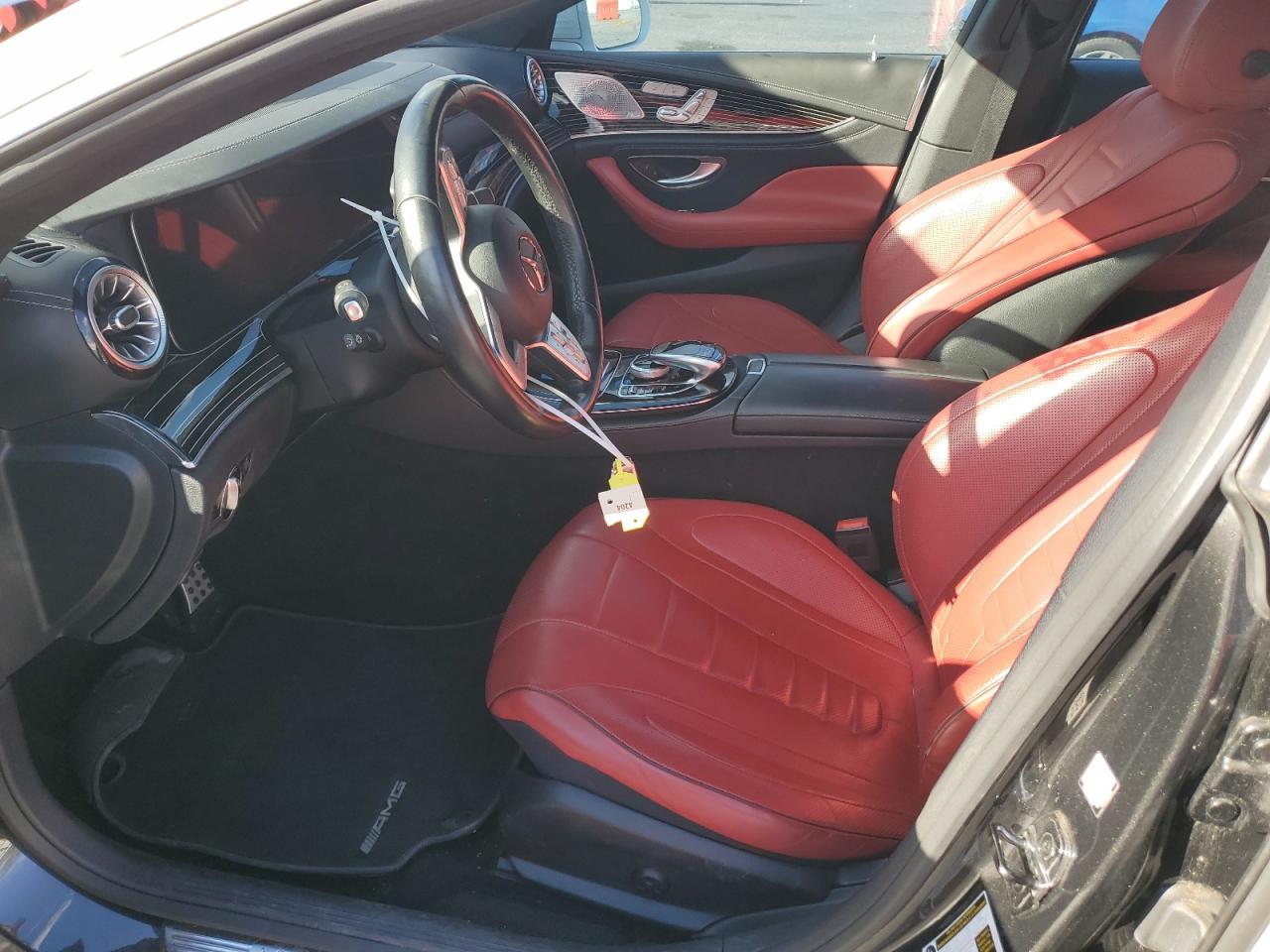 Фото: W1K2J5KB5LA073130