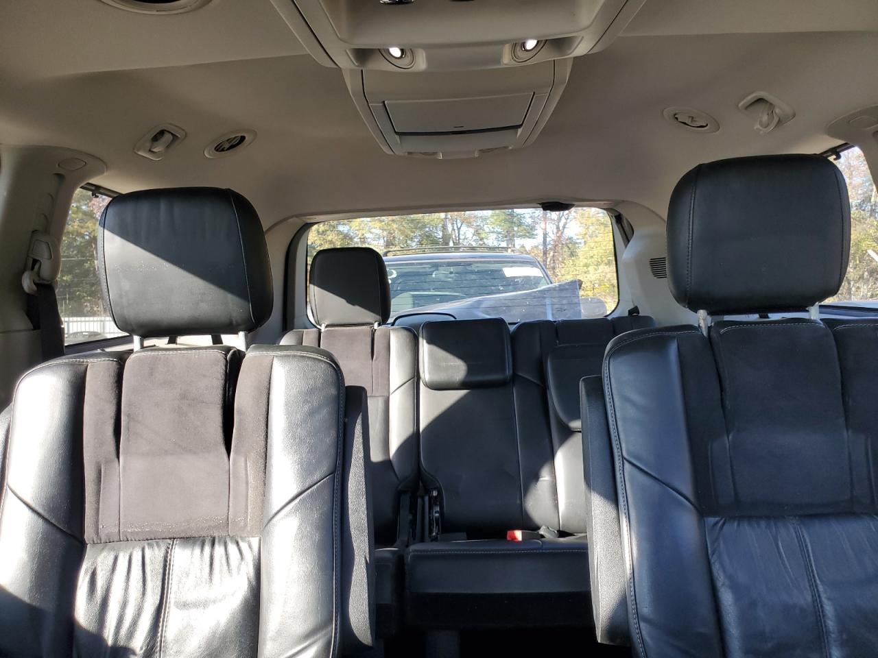 2011 Chrysler Town & Country Limited VIN: 2A4RR6DG4BR745036 Lot: 92205425