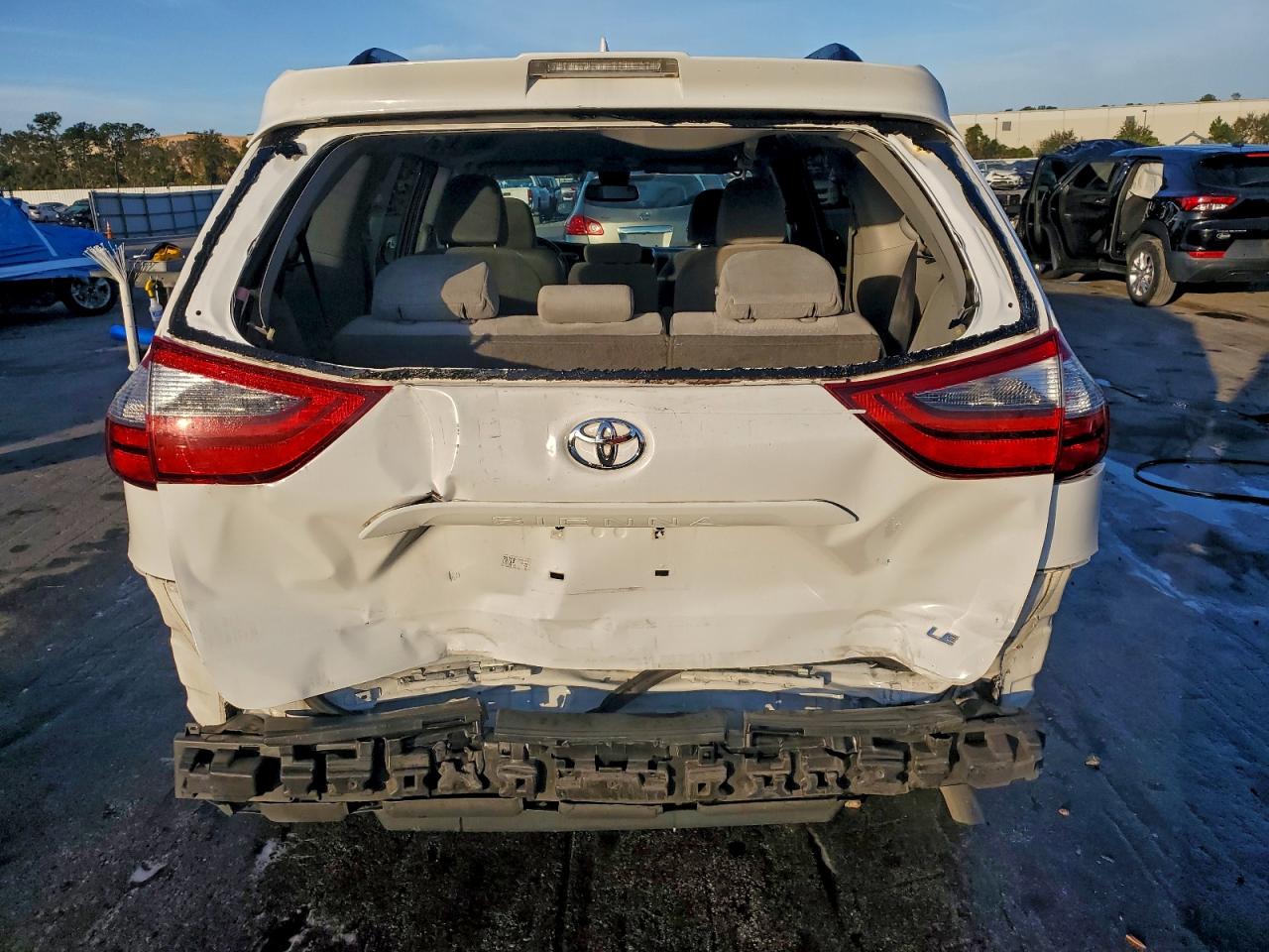 2022 Toyota Sienna Le VIN: 5TDKZ3DC2LS070718 Lot: 94259925