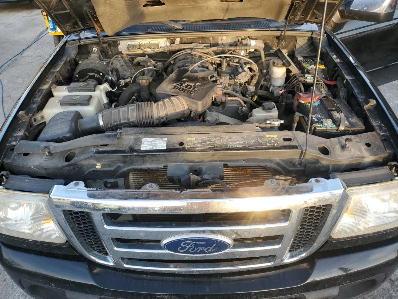 2011 Ford Ranger Super Cab VIN: 1FTLR4FE8BPA71860 Lot: 92816895