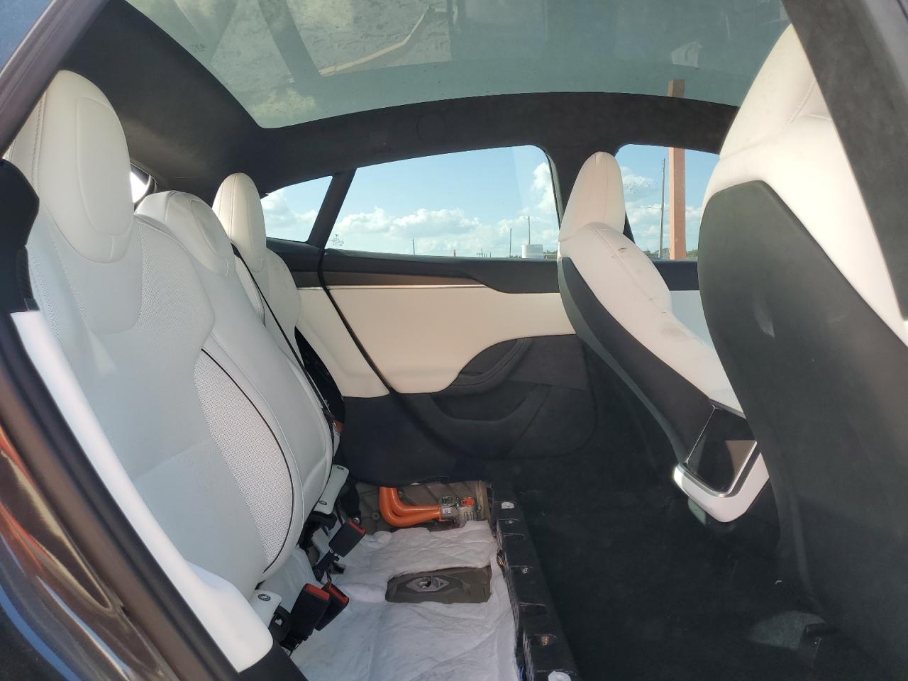 2024 Tesla Model S VIN: 5YJSA1E68RF533284 Lot: 93357225