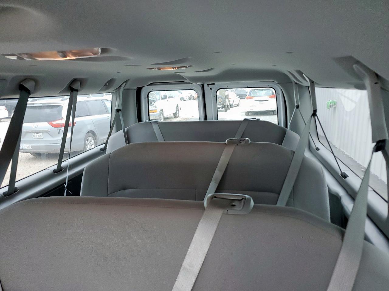 2013 Ford Econoline E350 Super Duty Wagon VIN: 1FBNE3BL6DDB05421 Lot: 92719175