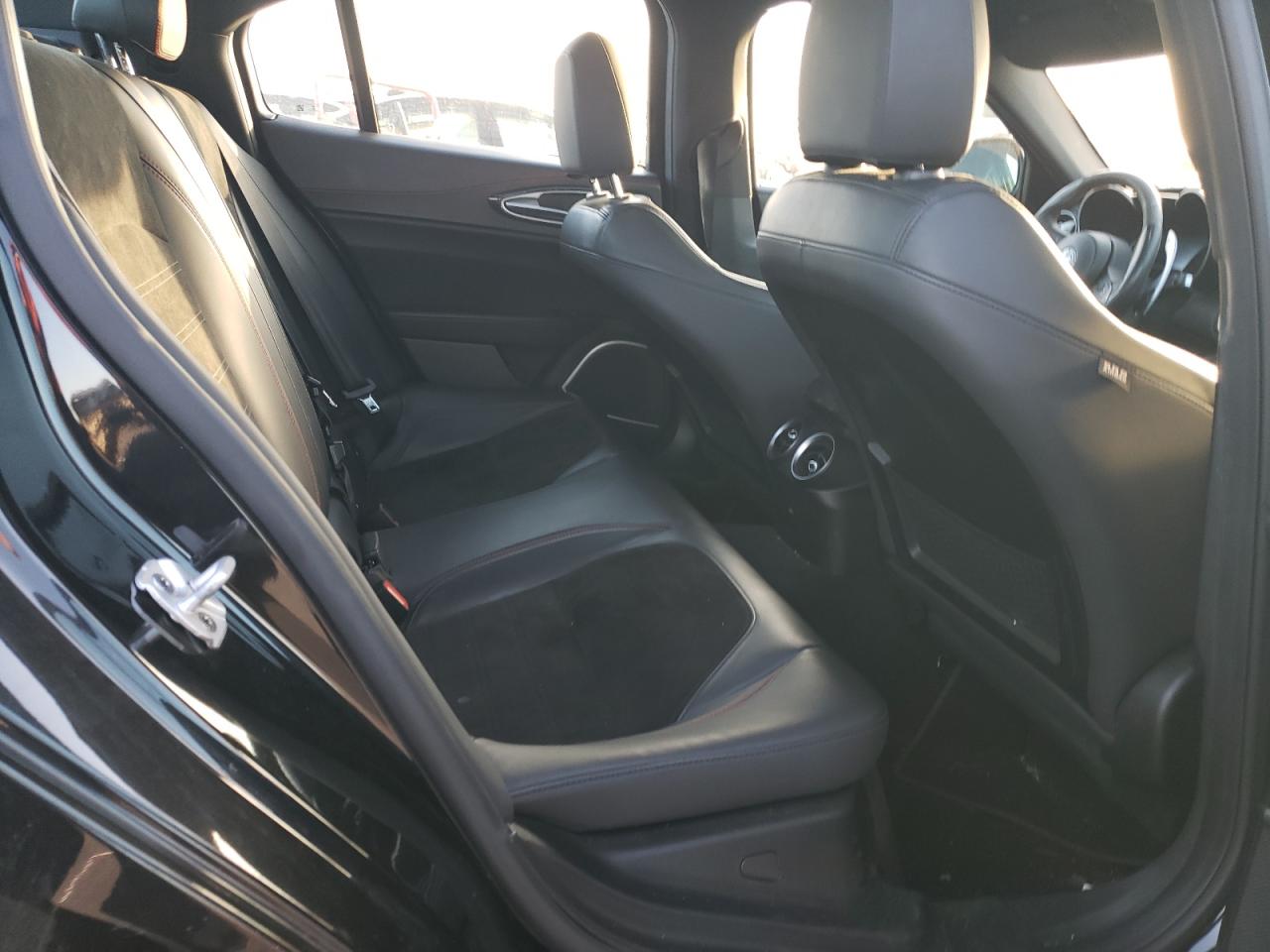 2017 Alfa Romeo Giulia Quadrifoglio VIN: ZARFAEAV4H7546338 Lot: 93392415