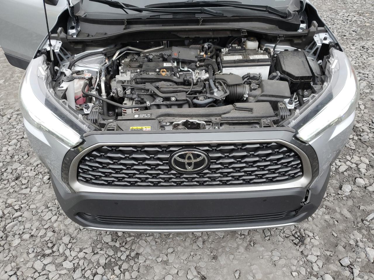 2022 Toyota Corolla Cross Xle VIN: 7MUDAABG7NV031772 Lot: 92441635