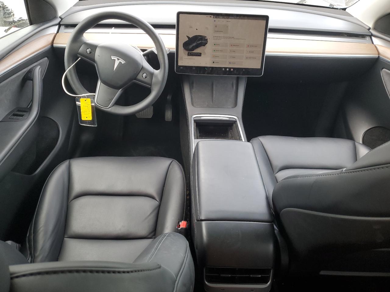 2024 Tesla Model Y VIN: 7SAYGAEE0RF091023 Lot: 90895215