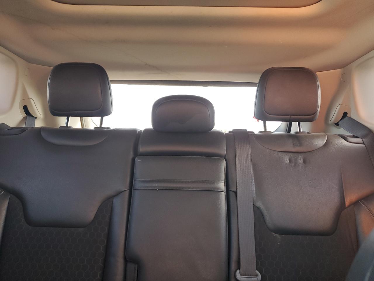 2018 Jeep Compass Latitude VIN: 3C4NJCBB3JT124948 Lot: 92127805