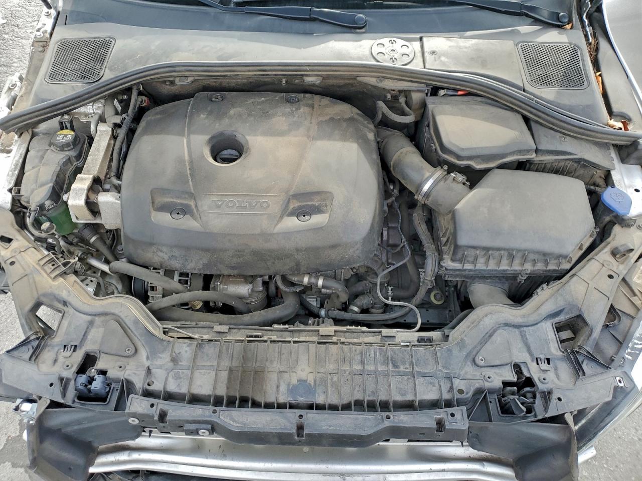 2017 Volvo V60 Cross Country Premier VIN: YV440MWKXH1035424 Lot: 94342985