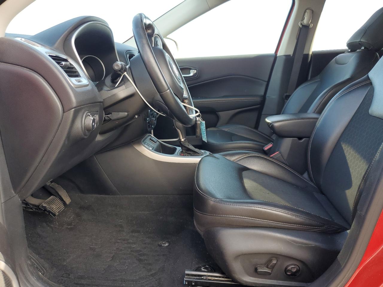 2018 Jeep Compass Latitude VIN: 3C4NJCBB2JT301795 Lot: 91712555