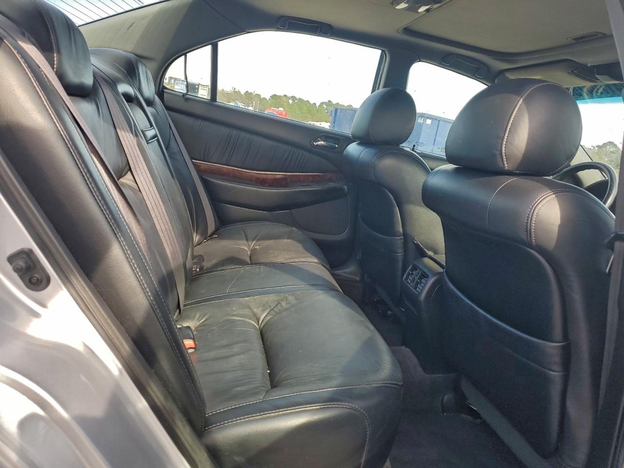 2000 Acura 3.2Tl VIN: 19UUA5672YA005045 Lot: 94179475