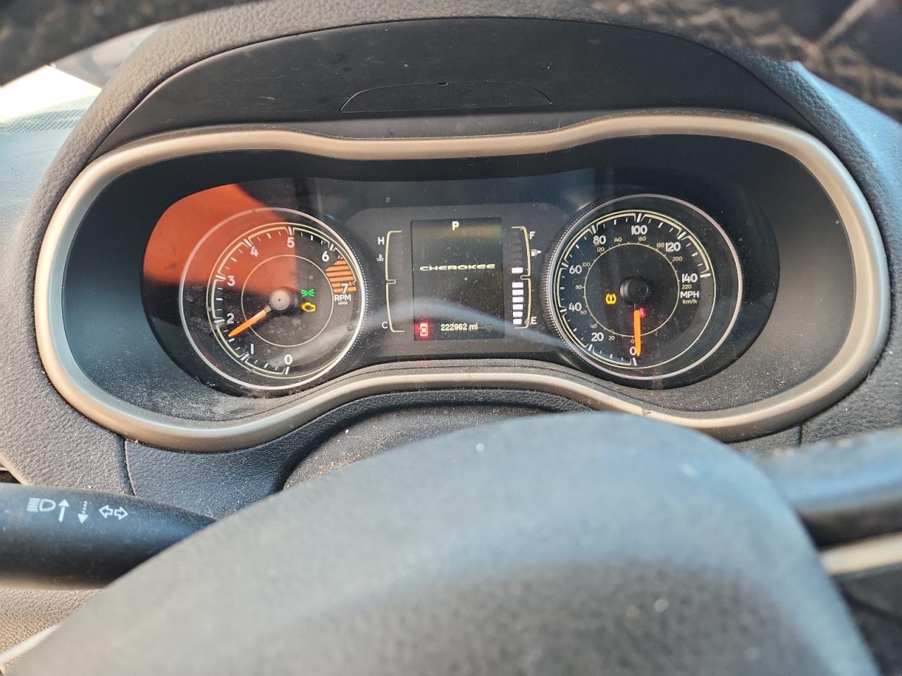 2016 Jeep Cherokee Latitude VIN: 1C4PJLCBXGW233949 Lot: 91675755