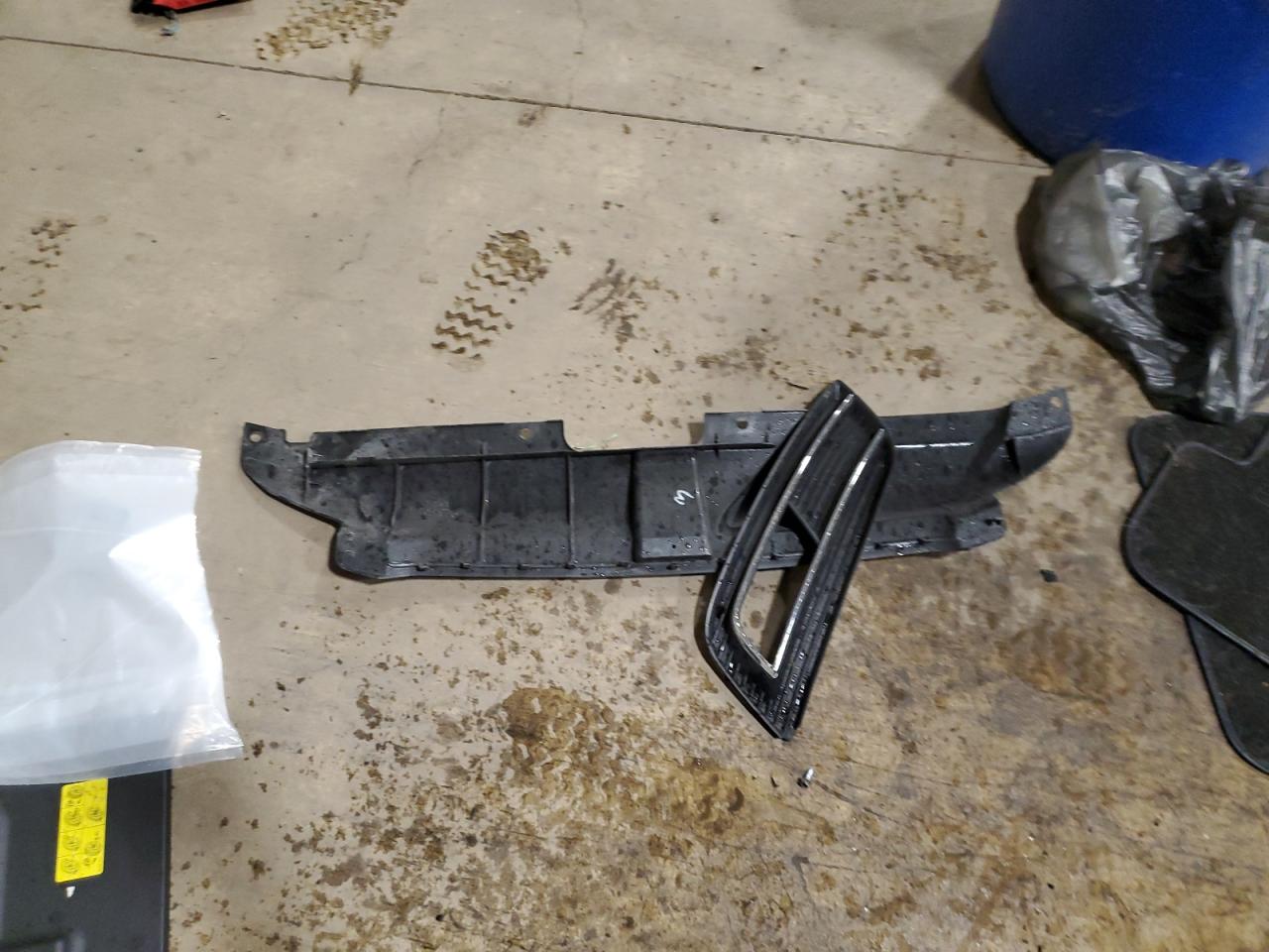 2013 Audi A4 Premium Plus VIN: WAUFFAFL1DN019775 Lot: 90933375