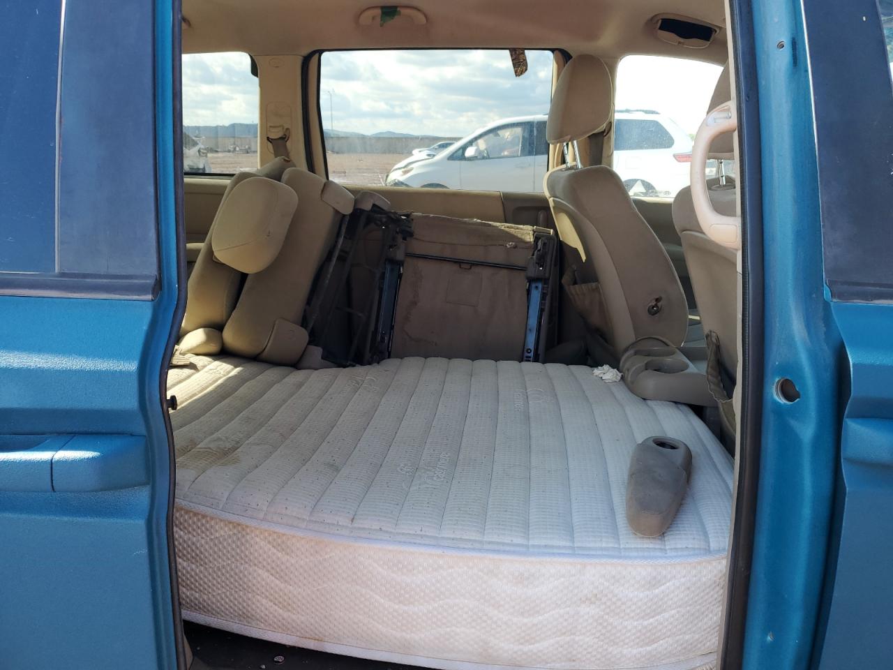 2011 Kia Sedona Lx VIN: KNDMG4C79B6392909 Lot: 93573865