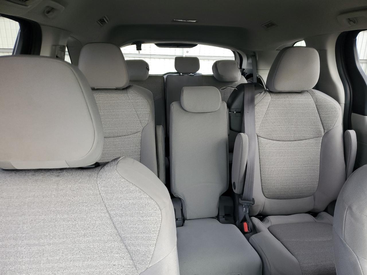 2021 Toyota Sienna Le VIN: 5TDKRKEC7MS020388 Lot: 92308455