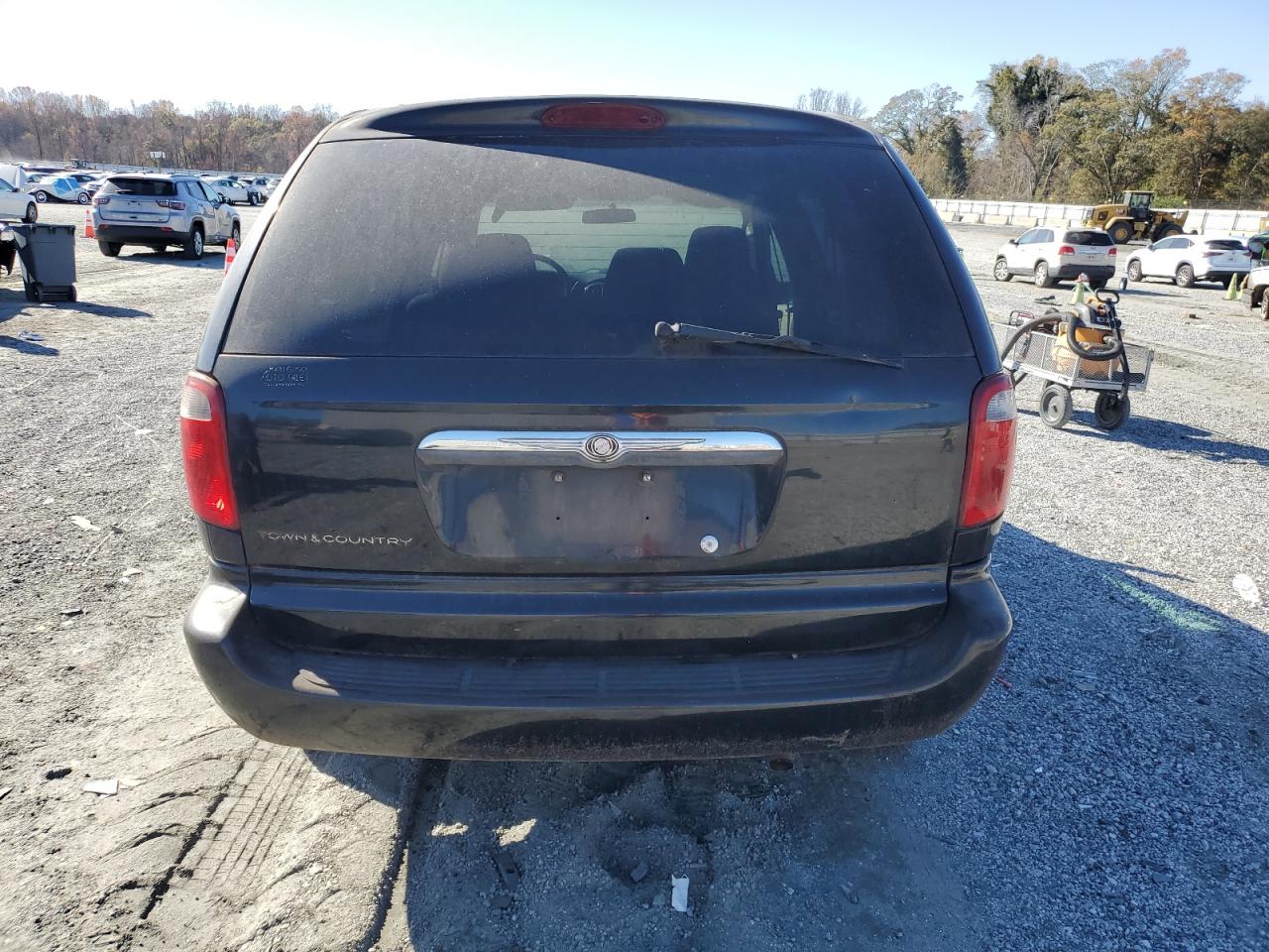 2005 Chrysler Town & Country VIN: 1C4GP45R05B128064 Lot: 91233765