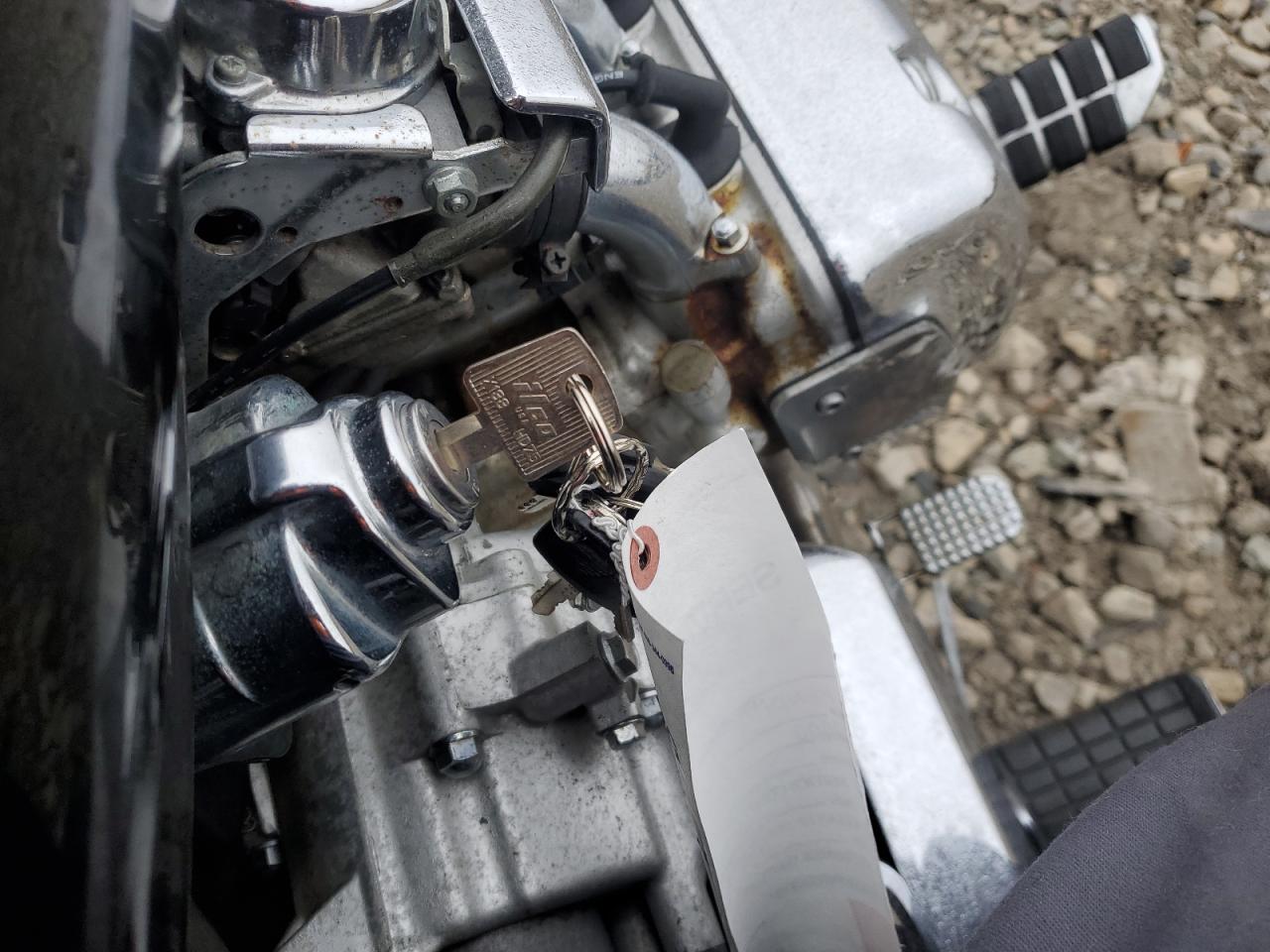 2000 Honda Gl1500 C/2 VIN: 1HFSC3406YA300097 Lot: 93402465