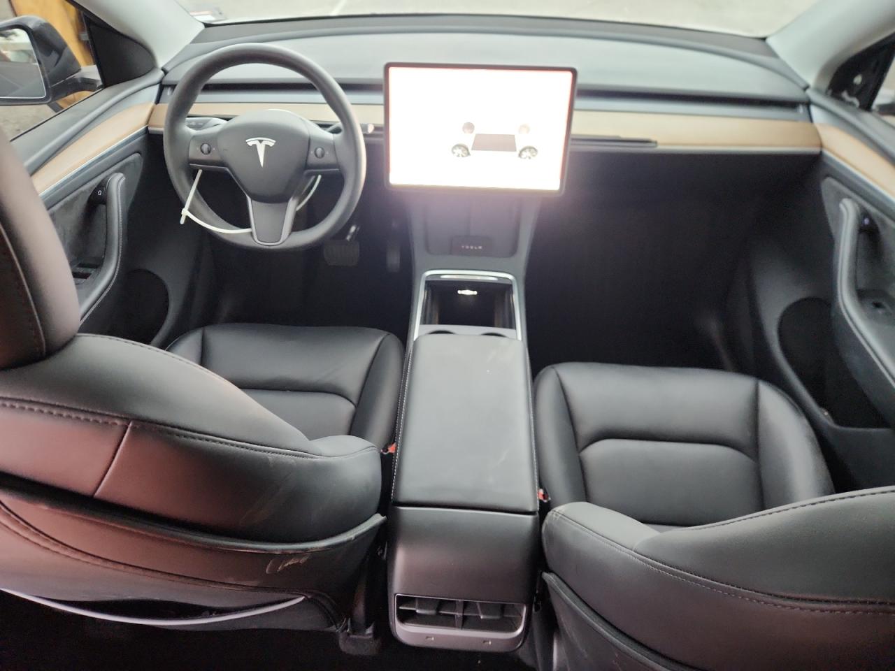 2024 Tesla Model Y VIN: 7SAYGDEE4RA248227 Lot: 93015105