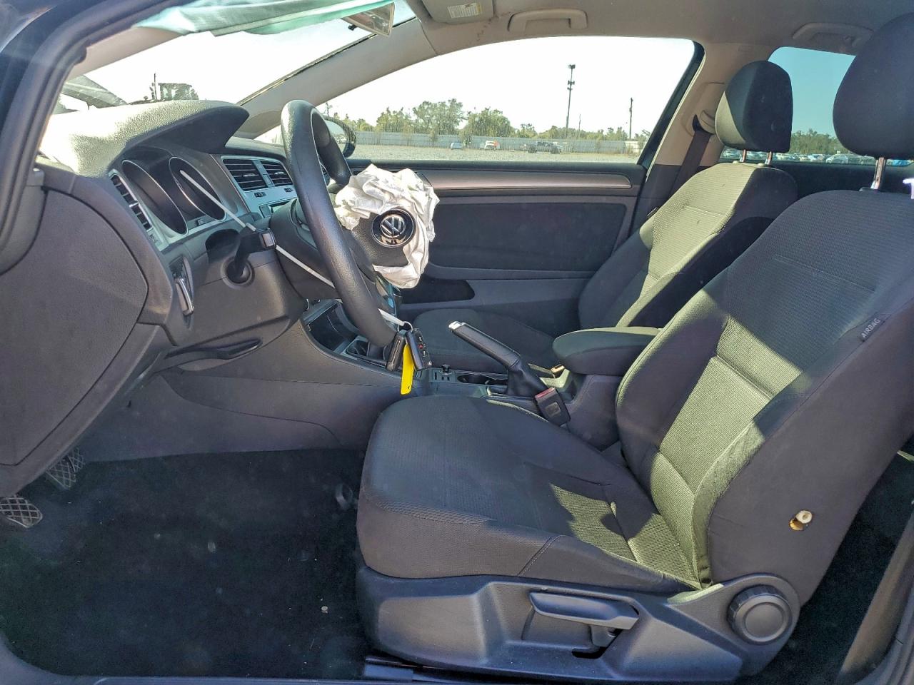 2016 Volkswagen Golf Base / S VIN: 3VW817AU8GM008250 Lot: 93657705