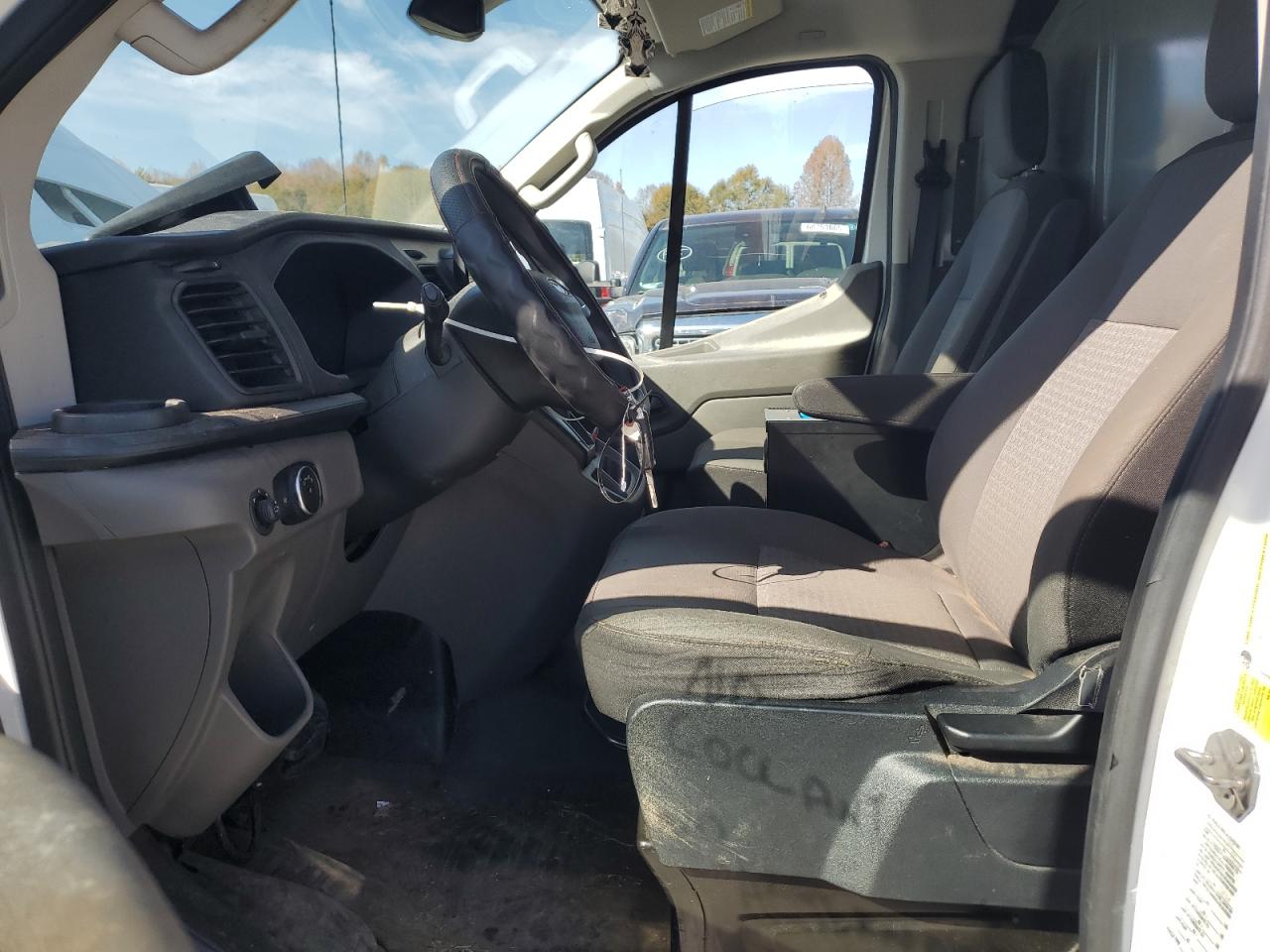 2020 Ford Transit T-150 VIN: 1FTYE1Y89LKA52840 Lot: 92209215