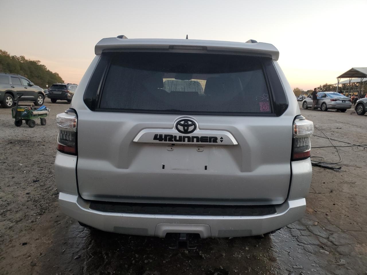 2021 Toyota 4Runner Sr5/Sr5 Premium VIN: JTEMU5JR0M5907237 Lot: 91504635