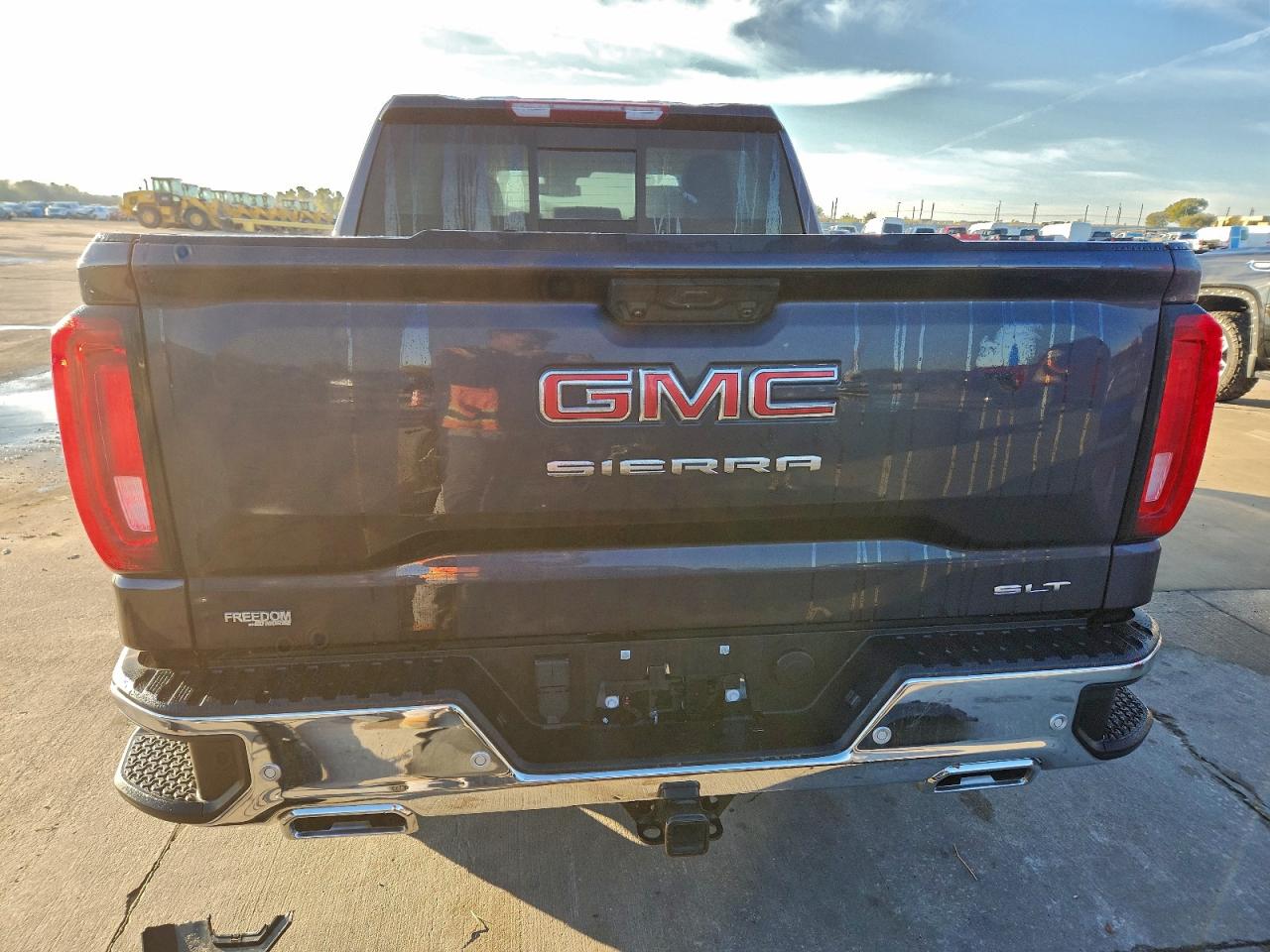 2024 GMC Sierra K1500 Slt VIN: 3GTUUDEDXRG377825 Lot: 94576825