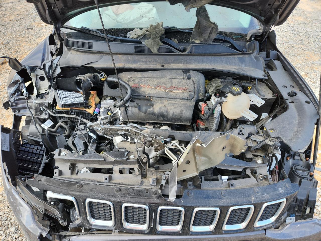 2018 Jeep Compass Latitude VIN: 3C4NJCBB0JT268201 Lot: 93586975